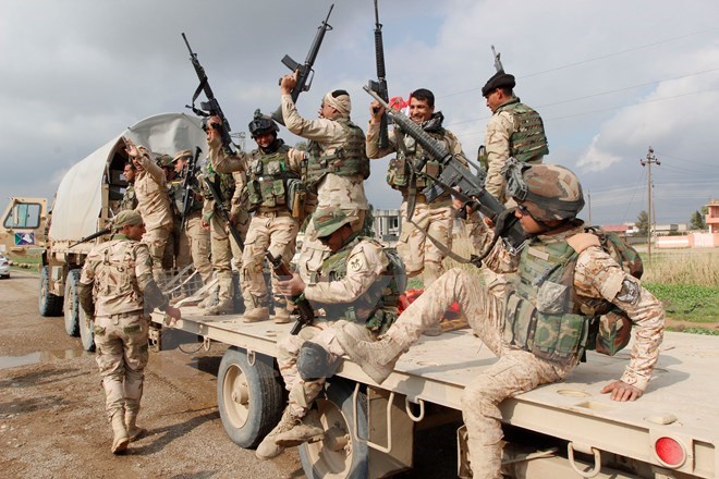 Quân đội Iraq giành lại quyền kiểm soát thị trấn quan trọng từ IS Quân đội Iraq giành lại quyền kiểm soát thị trấn quan trọng từ IS
