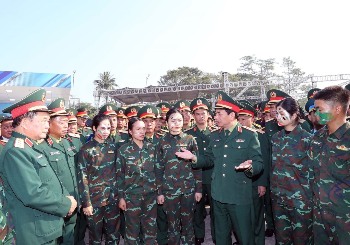 Quân hùng - Nước thịnh Quân hùng - Nước thịnh