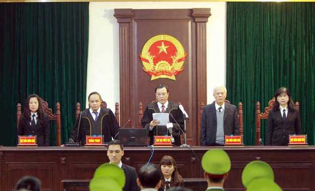 Thẩm phán “làm hết việc, không làm hết giờ” Thẩm phán “làm hết việc, không làm hết giờ”