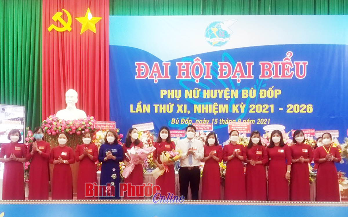 ra_mat_dai_bieu_15273515092021.jpg
