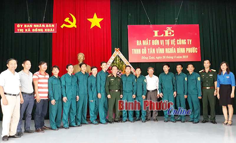 Ra mắt đơn vị tự vệ Công ty TNHH gỗ Tân Vĩnh Nghĩa Bình Phước