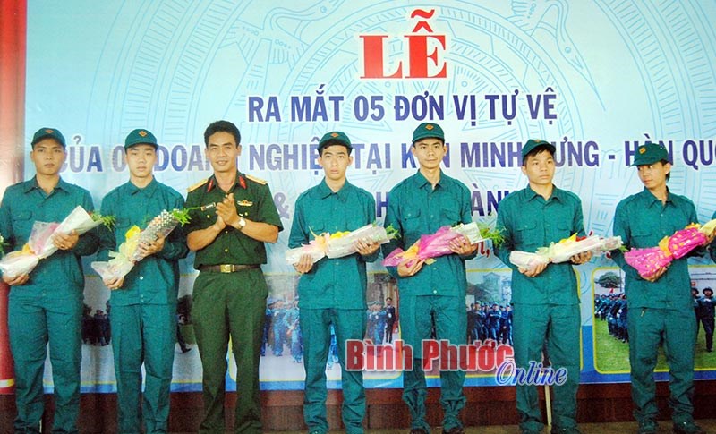 Ra mắt 5 đơn vị tự vệ tại 2 KCN Minh Hưng - Hàn Quốc và Chơn Thành I Ra mắt 5 đơn vị tự vệ tại 2 KCN Minh Hưng - Hàn Quốc và Chơn Thành I