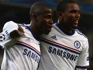 Chelsea thắng hủy diệt, Barcelona nhọc nhằn "trả hận"