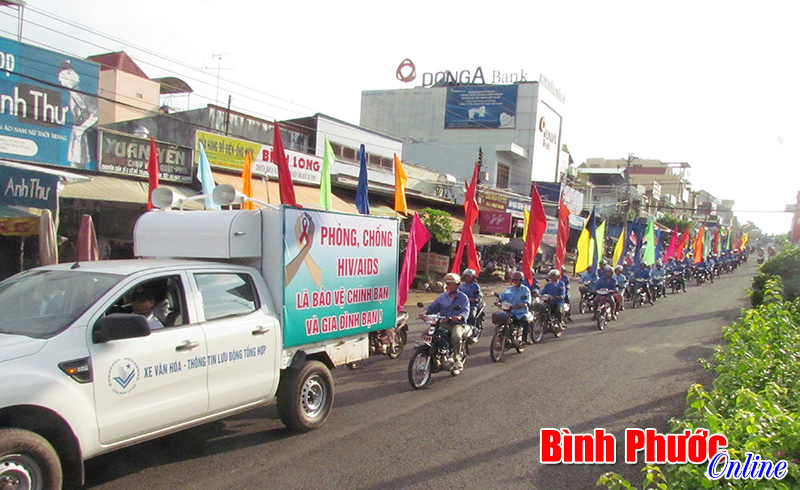 Ra quân hưởng ứng Tháng hành động quốc gia về phòng chống HIV/AIDS Ra quân hưởng ứng Tháng hành động quốc gia về phòng chống HIV/AIDS