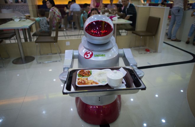 Robot đang dần thay thế con người trong những hoạt động này