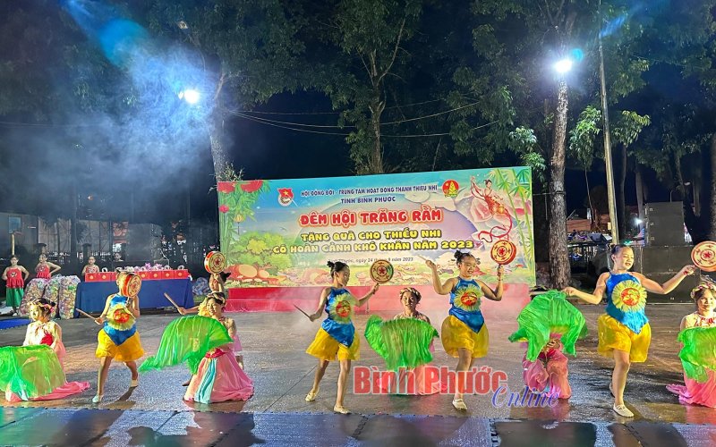 Rộn ràng đêm hội trăng rằm