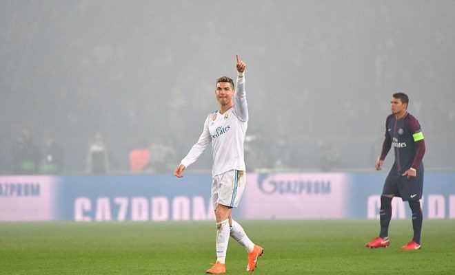 Ronaldo san bằng kỳ tích ghi bàn của Ruud van Nistelrooy Ronaldo san bằng kỳ tích ghi bàn của Ruud van Nistelrooy