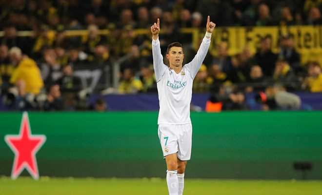 Ronaldo giúp Real vùi dập Dortmund trong ngày cán mốc lịch sử