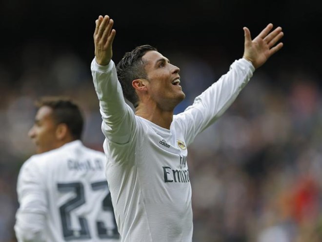 Cristiano Ronaldo ghi bốn bàn: Khi giá trị siêu sao vẫn tồn tại