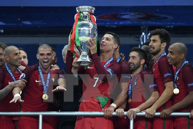 Bồ Đào Nha vô địch EURO 2016: Châu Âu là một vòng tròn Bồ Đào Nha vô địch EURO 2016: Châu Âu là một vòng tròn