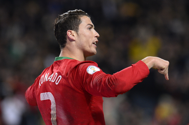 Giờ thì, ai có thể ngăn Ronaldo giành bóng Vàng?