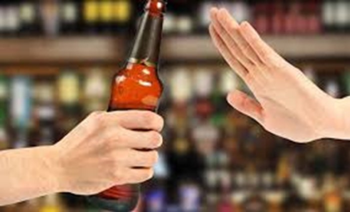 Ép uống rượu có thể bị phạt đến 3 triệu đồng