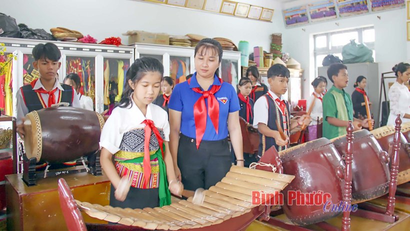 Sắc thắm “hoa 05”