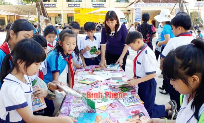 Chống sự xâm nhập sản phẩm văn hóa độc hại