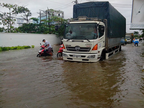 saigonngaplut9.jpg