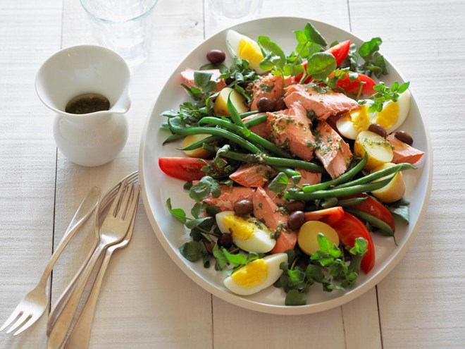 Những sai lầm lớn nhất thường mắc phải khi làm món salad Những sai lầm lớn nhất thường mắc phải khi làm món salad