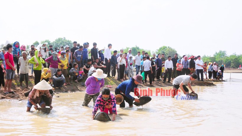 Sẵn sàng lễ hội Phá bàu