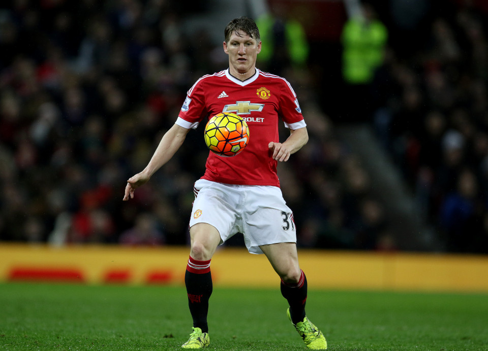 Đẩy đi Schweinsteiger, M.U phải đền bù 14 triệu bảng