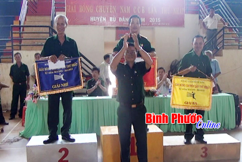 Xã Thống Nhất đoạt giải nhất bóng chuyền cựu chiến binh huyện Xã Thống Nhất đoạt giải nhất bóng chuyền cựu chiến binh huyện