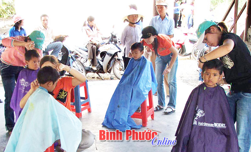 Duy trì sĩ số học sinh sau Tết nguyên đán và các vụ thu hoạch Duy trì sĩ số học sinh sau Tết nguyên đán và các vụ thu hoạch