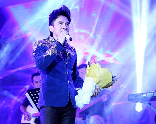 showbiz8.jpg
