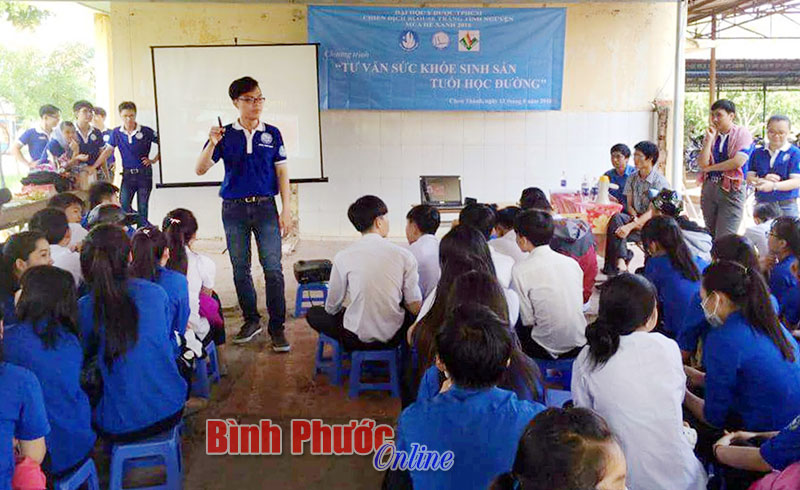 200 đoàn viên, học sinh được tư vấn chăm sóc sức khỏe sinh sản 200 đoàn viên, học sinh được tư vấn chăm sóc sức khỏe sinh sản