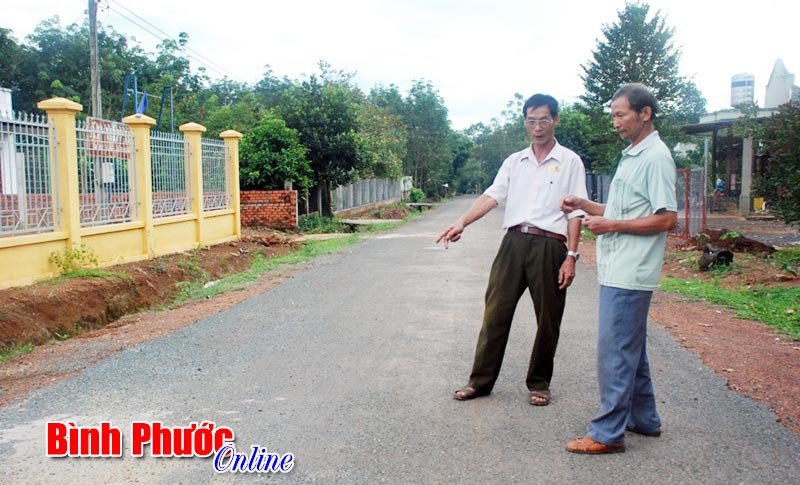 Người cao tuổi ấp Bù Xăng trong xây dựng nông thôn mới