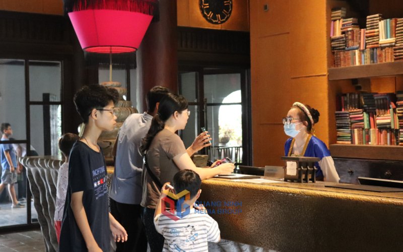 Sôi động du lịch đầu hè