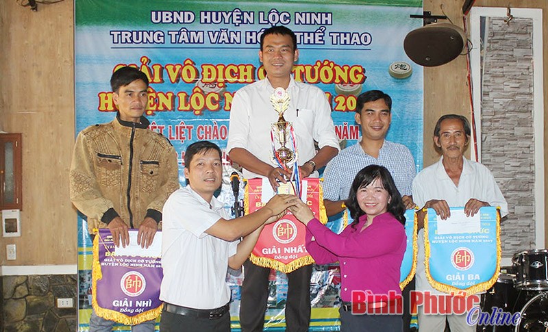 Sôi nổi giải vô địch cờ tướng huyện Lộc Ninh Sôi nổi giải vô địch cờ tướng huyện Lộc Ninh