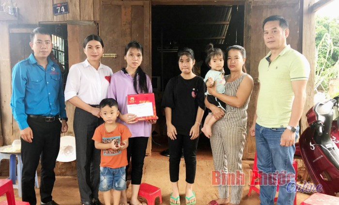 Gia đình em Yến Linh rất cần giúp đỡ Gia đình em Yến Linh rất cần giúp đỡ