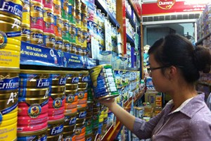 Bộ Tài chính yêu cầu kiểm tra niêm yết giá sữa trẻ em Bộ Tài chính yêu cầu kiểm tra niêm yết giá sữa trẻ em