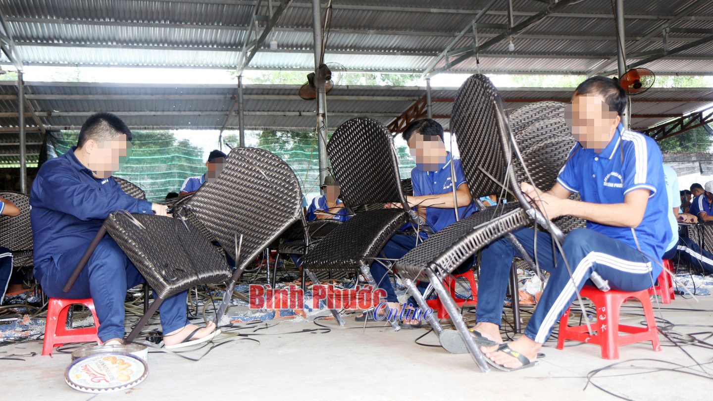 Sửa lầm lỗi, xây đời mới