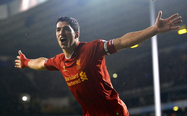 Để xổng Suarez, Tottenham nát như tương ở White Hart Lane