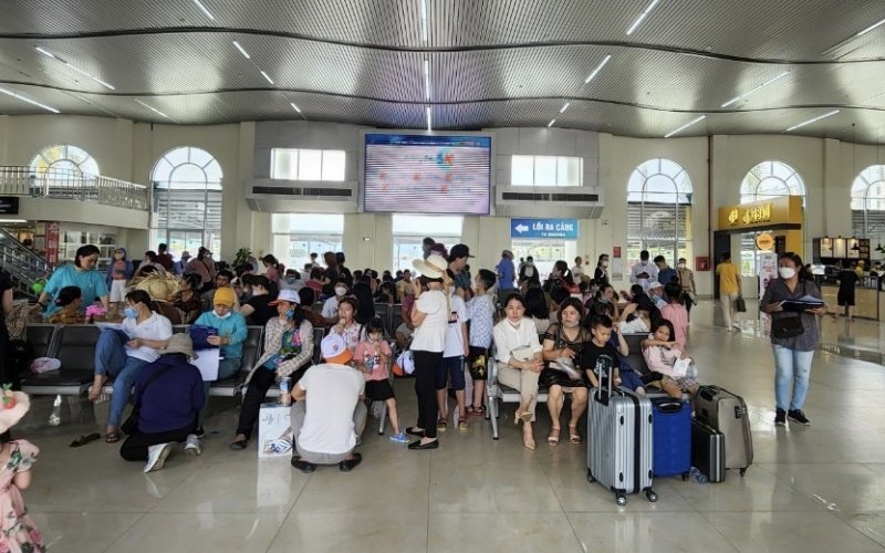 "Sức nóng" du lịch hè Quảng Ninh "Sức nóng" du lịch hè Quảng Ninh