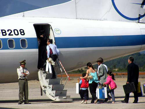 Lần đầu mẹ đi máy bay