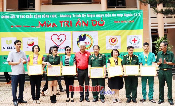 Khám chữa bệnh nhân đạo cho gần 600 người tại xã Đức Liễu Khám chữa bệnh nhân đạo cho gần 600 người tại xã Đức Liễu