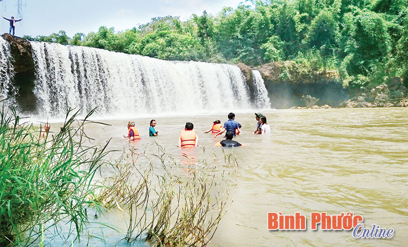 Thác Đắk Mai - Vẻ đẹp nguyên sơ hùng vĩ Thác Đắk Mai - Vẻ đẹp nguyên sơ hùng vĩ