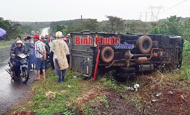 Gặp nạn do xe nổ lốp Gặp nạn do xe nổ lốp