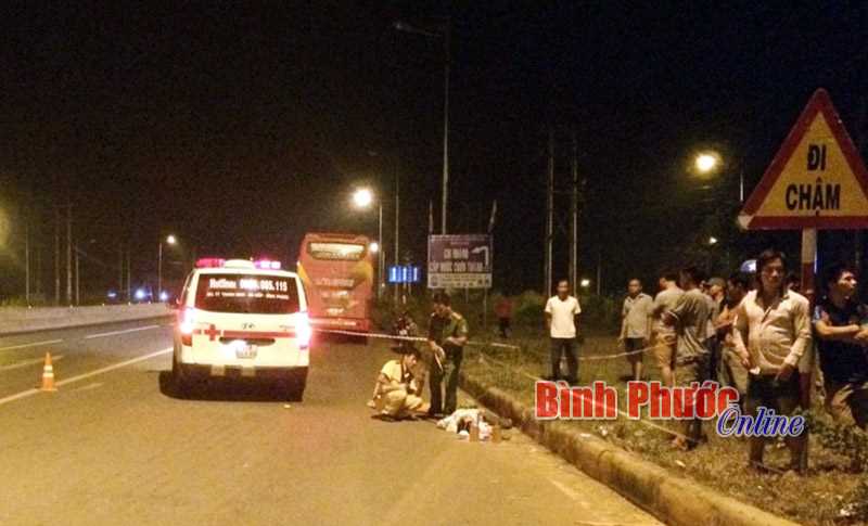 Băng qua đường bất cẩn bị xe cứu thương húc thiệt mạng