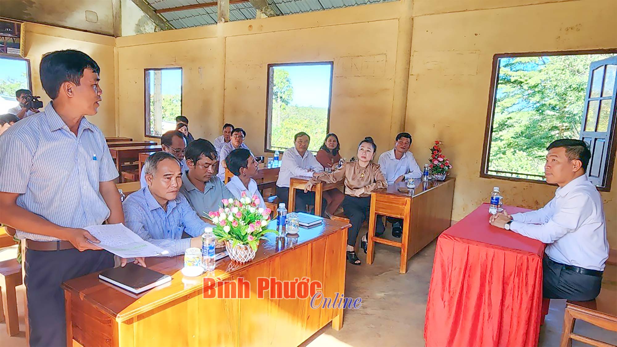 'Tấm khiên đỏ'