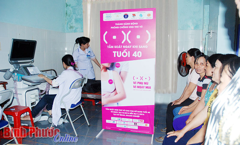 Tầm soát ung thư vú cho phụ nữ Phú Riềng