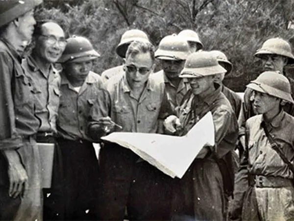 tan-cong4.jpg