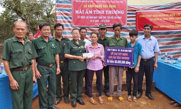 Xây dựng nhà "Mái ấm tình thương" cho phụ nữ nghèo Xây dựng nhà "Mái ấm tình thương" cho phụ nữ nghèo