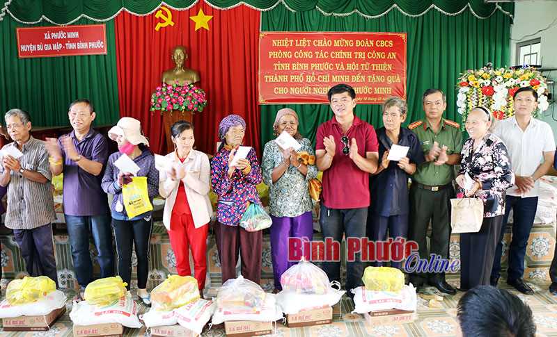 100 phần quà tặng đồng bào nghèo Đa Kia và Phước Minh 100 phần quà tặng đồng bào nghèo Đa Kia và Phước Minh