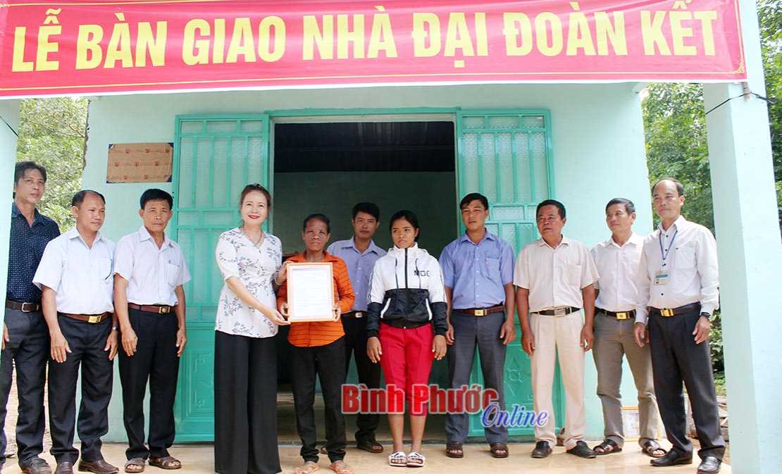 Tân Hưng bàn giao nhà đại đoàn kết tặng hộ DTTS nghèo Tân Hưng bàn giao nhà đại đoàn kết tặng hộ DTTS nghèo