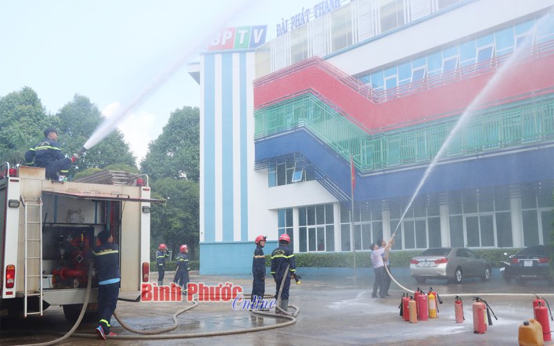 Tập huấn phòng cháy, chữa cháy tại BPTV Tập huấn phòng cháy, chữa cháy tại BPTV