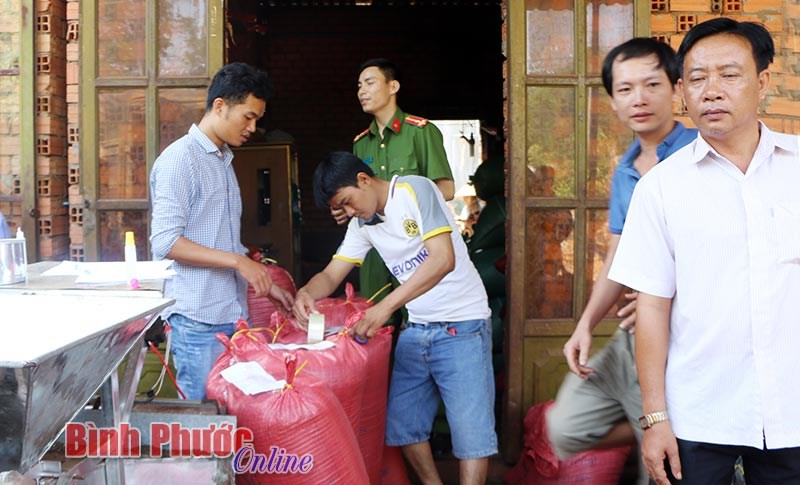 Chủ cơ sở trộn tạp chất vào hạt tiêu bị phạt 87 triệu đồng Chủ cơ sở trộn tạp chất vào hạt tiêu bị phạt 87 triệu đồng
