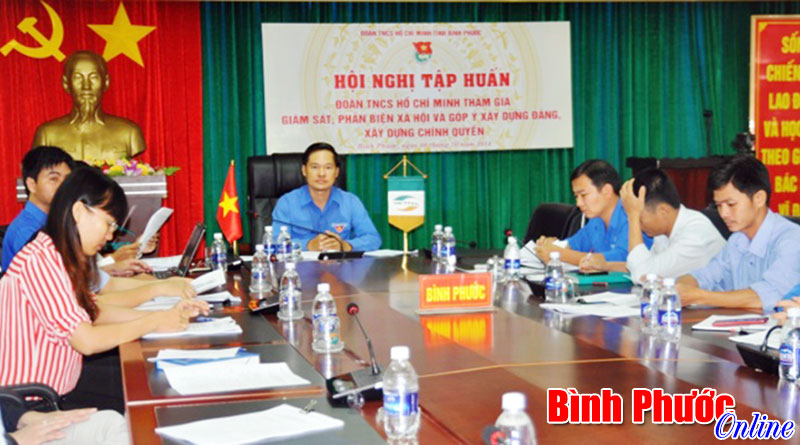 Tập huấn kỹ thuật phòng trị bệnh cho ong mật Tập huấn kỹ thuật phòng trị bệnh cho ong mật