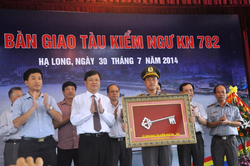 Kiểm Ngư Việt Nam tiếp nhận tàu có sân đỗ trực thăng