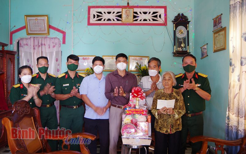 Tết biên cương - Ấm tình quân dân